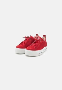 Paul Green Baskets basses - lipstick