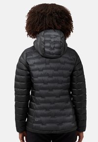 Zwarte pufferjack met quilted ontwerp, elastische capuchon en een soepele, gestructureerde afwerking. Bevat een logo op de achterzoom.