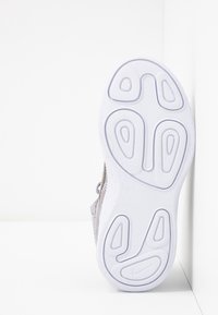 Nike Performance Zapatillas running asfalto - grey