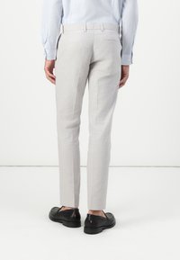 Isaac Dewhirst THE WEDDING LOOK SLIM - Κοστούμι - light grey