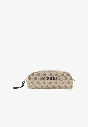 Beige kosmetiktaske med brune trykte logoer og marineblåt GUESS-bogstaver, med sort flettet lynlås-optræk.