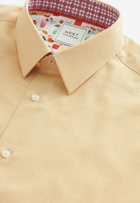 Next TRIMMED EASY CARE SINGLE CUFF - Cămașă - yellow