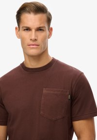 Superdry & Co CONTRAST STITCH POCKET  - T-shirts basic - washed brown