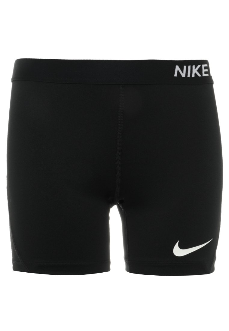 Czarne sportowe szorty wykonane z gładkiego, elastycznego materiału, z szerokim czarnym pasem w talii i białym logiem Nike po lewej stronie.