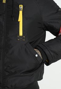 Alpha Industries Winterjacke - black