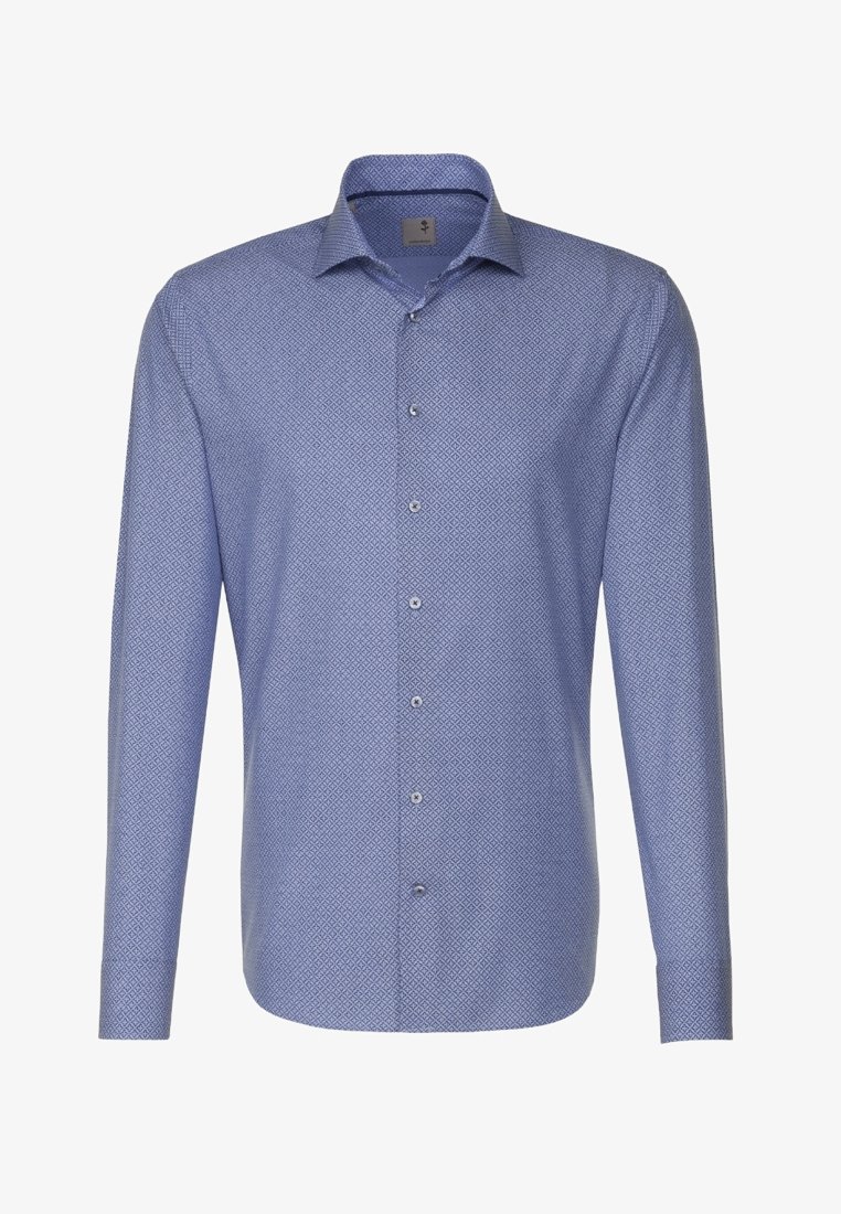 Chemise bleue à manches longues avec un subtil motif losange, boutonnée devant, avec un col pointu classique.