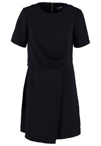 Robe noire à manches courtes, décolleté rond et design enveloppant. Présente une fermeture éclair invisible au dos et une texture de tissu lisse.