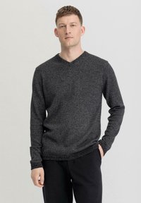 hessnatur V REGULAR  - Trui - anthrazit
