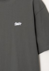 PULL&BEAR WITH LOGO - T-shirts print - grey