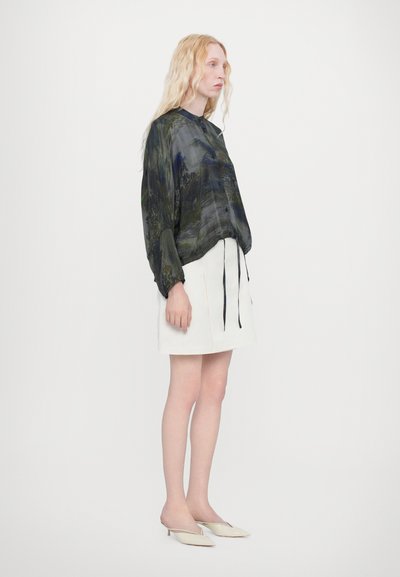 Henrik Vibskov FLAT SHIRT - Button-down blouse - fishes light