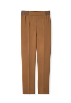 Braune maßgeschneiderte Hosen mit flacher Vorderseite, gefältelten Details und einem kontrastierenden braunen Bund. Glatte Textur mit geradem Schnitt.