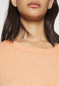 VILA VIRIL O-NECK  - Camisola - tangerine melange