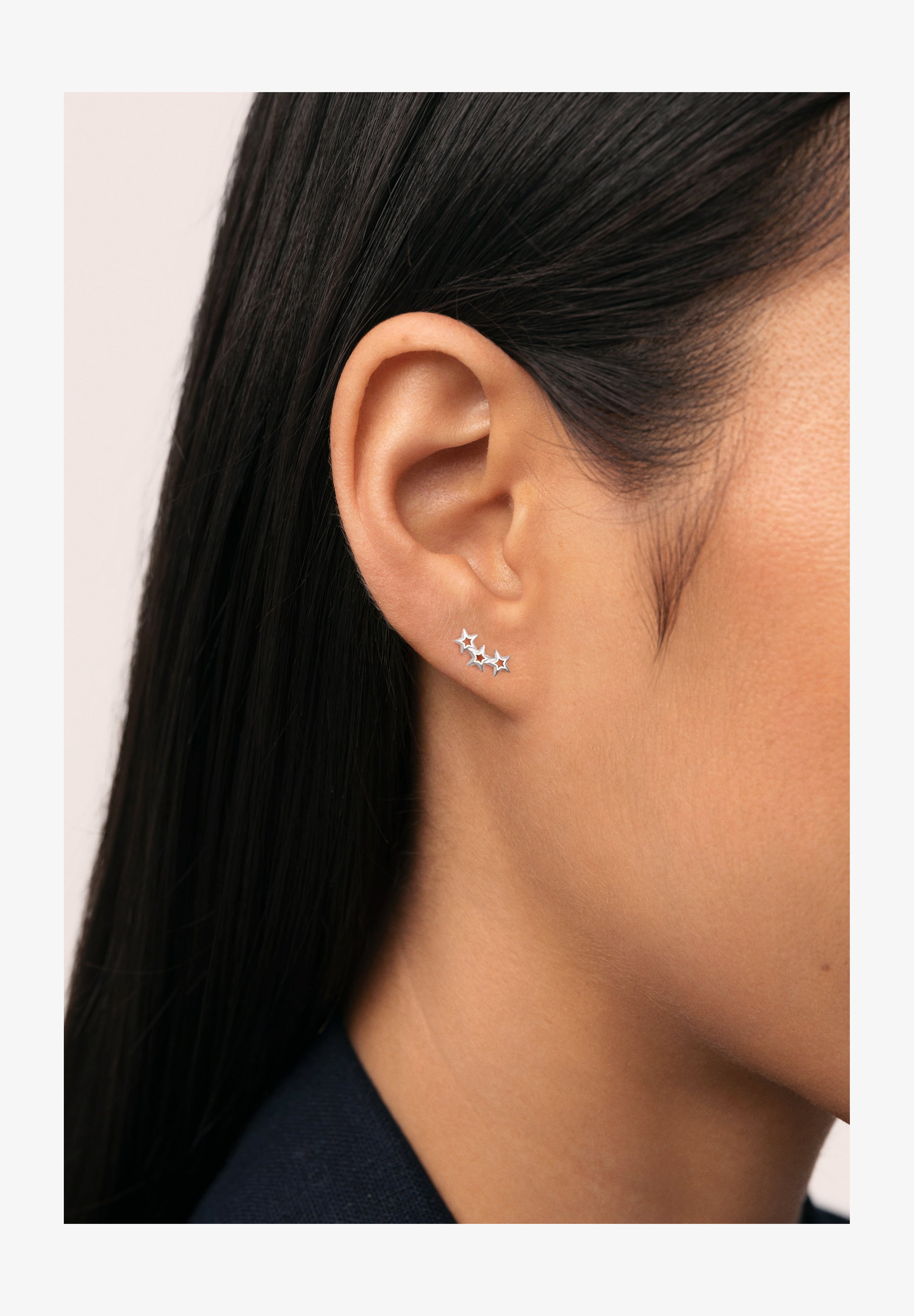 SINGULARU Orecchino Singolo Fishbone Spark – Lisca Di Pesce In Argento Sterling 925 Rodiato – Zirconi 0,6mm – Chiusura A Pressione