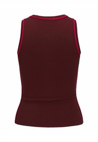 Burgundské sportovní tílko s růžovým lemem. Hladká textura, bezrukávový design, přiléhavý tvar a kulatý výstřih na zádech.