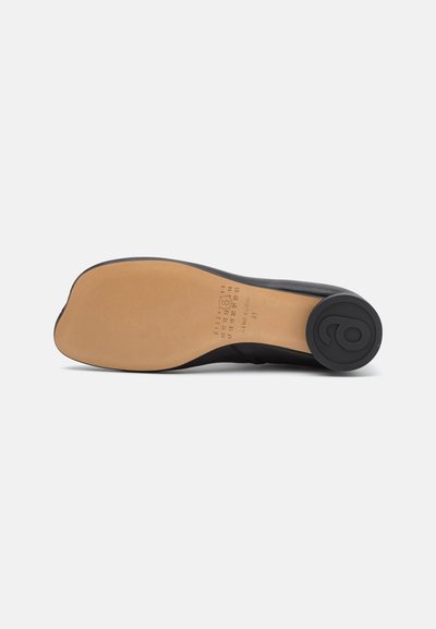 MM6 Maison Margiela Kotníkové boty - black