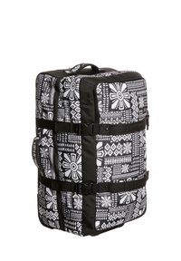 Plecak materiałowy w czarno-białym geometrycznym wzorze. Posiada dwa boczne uchwyty oraz regulowane paski z klamrami do mocowania.