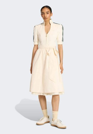 ADIDAS ORIGINALS ADIDAS  ORIGINALS  DIRNDL  DRESS - Dirndl - chalk white
