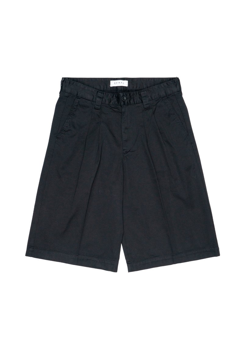 Shorts en coton noir avec une coupe décontractée, présentant des plis, deux poches latérales et une fermeture à bouton à la taille. Texture lisse.