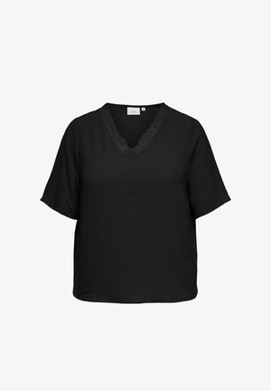 Schwarze kurzärmelige Bluse mit V-Ausschnitt und Spitzenbesatz sowie leicht strukturierter Stoff, Größenetikett am Kragen sichtbar.