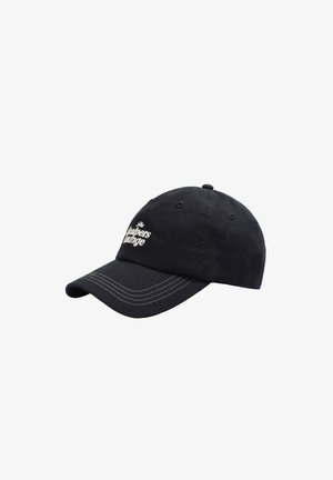 Gorra de béisbol de algodón negra con visera curvada, texto bordado "The Sneakers Lounge" en la parte frontal y acentos de costura blanca.
