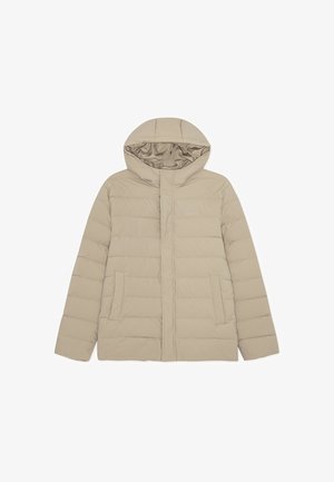 Giacca a vento trapuntata beige con cappuccio e tasche laterali, zip frontale nascosta da una patta, progettata per il freddo.