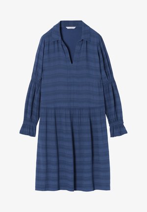 Blaues, gestreiftes Kleid mit V-Ausschnitt, langen Ärmeln und gerafften Manschetten. Weicher Stoff mit einem gestuften Design und glatter Textur.