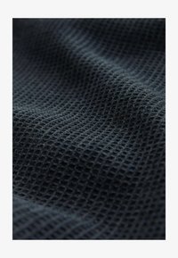 Unausgewählt, black