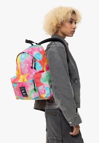 Eastpak DAY PAK'R - Mochila - fluo clouds
