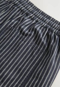 Thumbnail Image 6