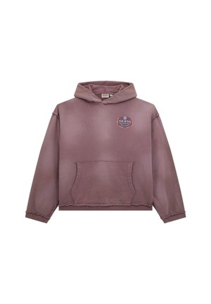 Hoodie in een gedempt mauve kleur, gemaakt van zachte stof. Voorzien van een vo zak en een rafelrand met een logo op de borst.