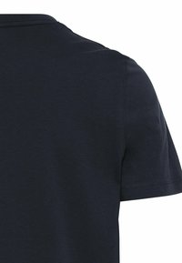 camel active MIT RUNDHALS - T-Shirt basic - night blue