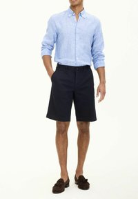 Oscar Jacobson Shorts - navy