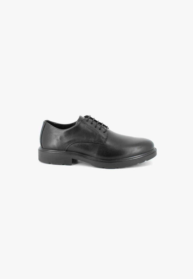Scarpa da uomo in pelle nera con punta arrotondata, chiusura con lacci e tacco in gomma basso. Tessuto liscio con dettagli minimi.