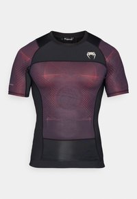 AIR RASHGUARDS - Trükipildiga T-särk - deep black/fire red