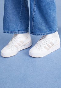 adidas Originals Zapatillas - white