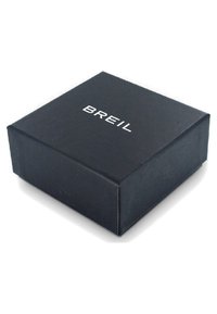 Caja rectangular negra con una superficie lisa, con el logotipo blanco "BREIL" destacado en la tapa. Diseño sencillo y elegante.