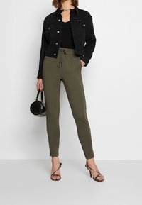 ONLY Teplákové kalhoty - khaki