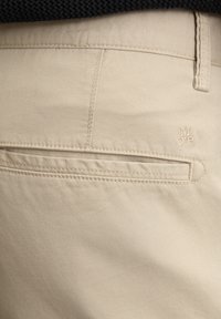 Thumbnail Image 6