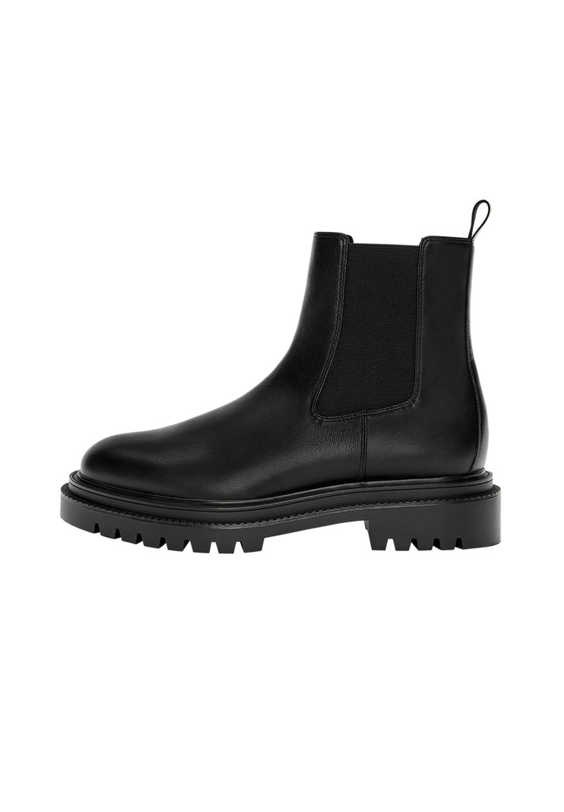 PULL&BEAR Kotníkové boty - black
