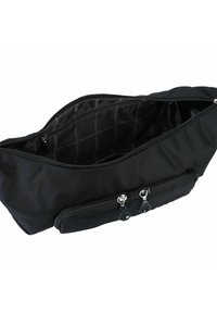 Borsa in tessuto nero con scomparti con zip. L'interno presenta una fodera testurizzata con un motivo a logo. Due tasche con zip nella parte anteriore.