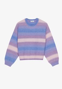 Pull ras du cou à rayures horizontales pastel en bleu, lavande et rose clair, avec manches longues et poignets et ourlet côtelés.