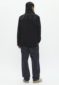 DOUBLE A BY W.W. CLAY  - Lichte jas - black sand