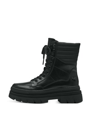 Bottines noires en cuir avec une semelle épaisse, un laçage à l'avant, un col rembourré et des détails texturés sur les côtés.