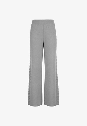 Grå vide bukser med ribbet tekstur, der har en strikket fletning langs siden. Elastisk talje for komfort.