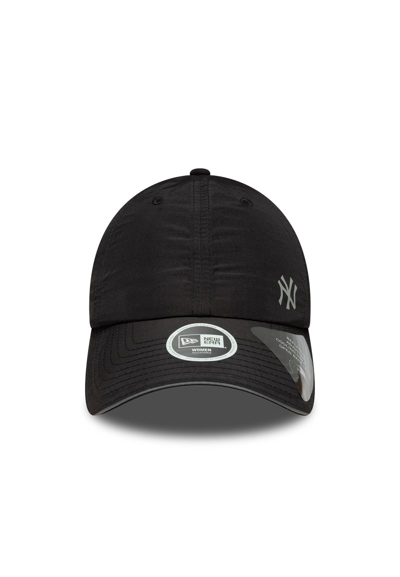 Buy New Era® Navy New York Yankees Essential 9FORTY Cap From The UK Online Shop