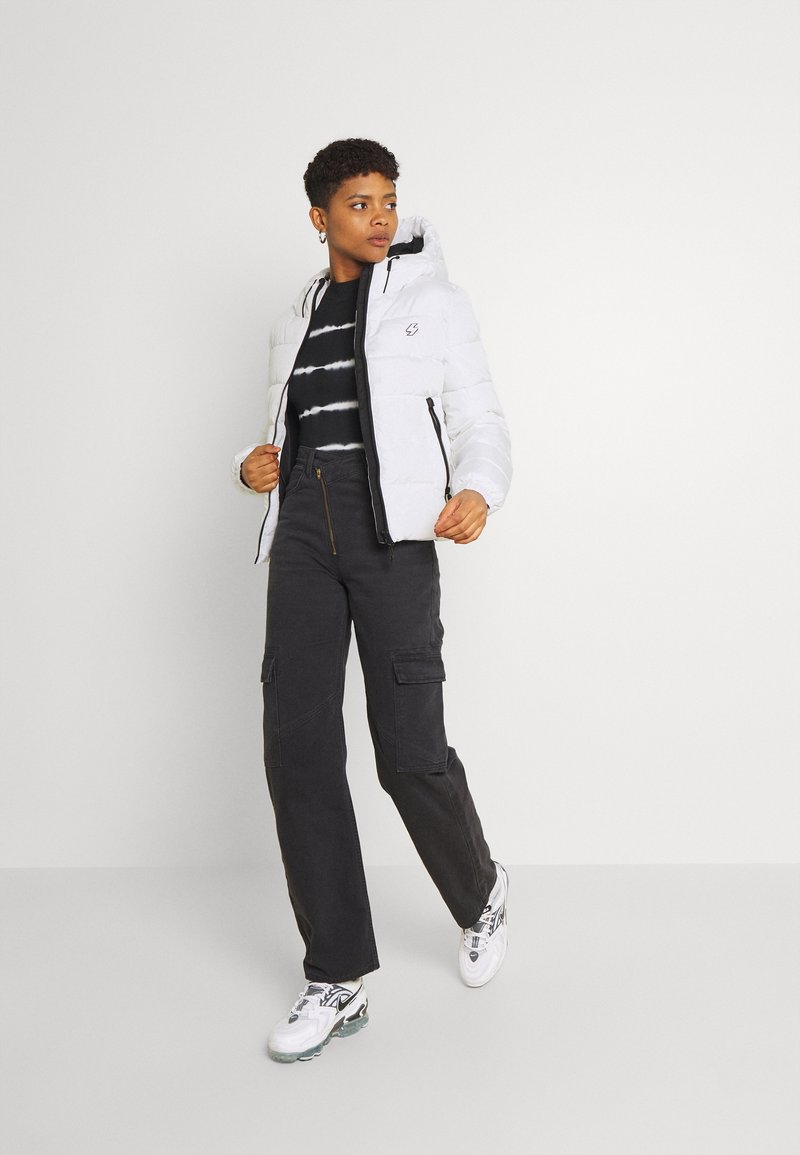 Superdry HOODED SPIRIT SPORTS PUFFER - Winter jacket - optic/white -  Zalando.de