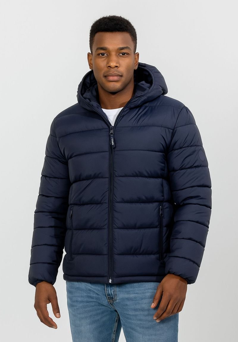 Tamsiai mėlynas pūkinis švarkas su kapučonu, su horizontaliais siūtais skyriais, priekiniais užtrauktukais ir šoninėmis kišenėmis. Minkšta tekstūra.