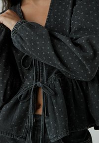 Next REGULAR FIT  FRONT SMOCK - Blůza - black polkadot