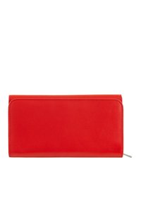 Billetera de cuero rojo con un diseño rectangular elegante, textura suave y un detalle de cremallera en un lado para un cierre seguro.