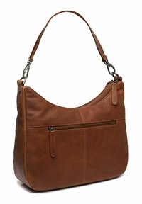 Borsa a spalla in pelle marrone con forma curva, chiusura zip superiore, tasca frontale con zip e hardware regolabile sulla tracolla. Texture liscia.